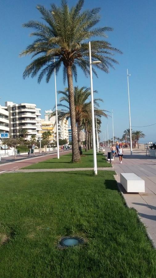 Edificio Attikos - Solo Familias Apartment Gandía Exterior foto