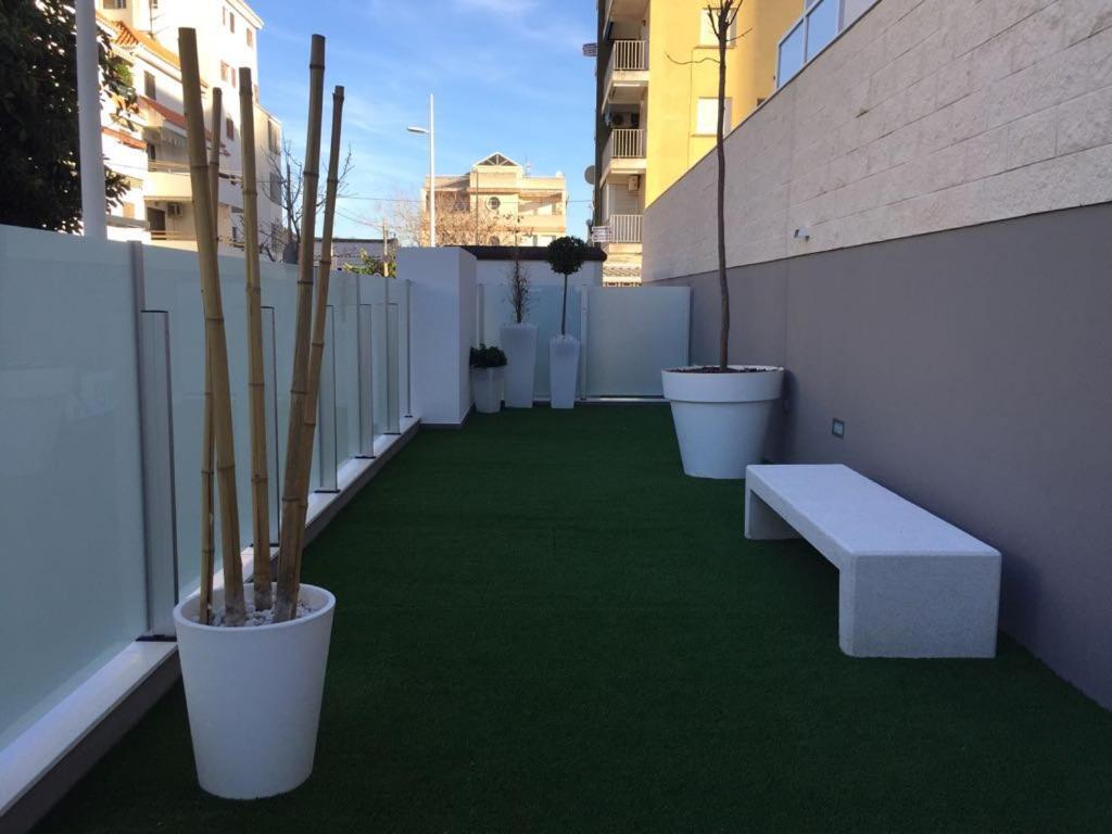 Edificio Attikos - Solo Familias Apartment Gandía Exterior foto